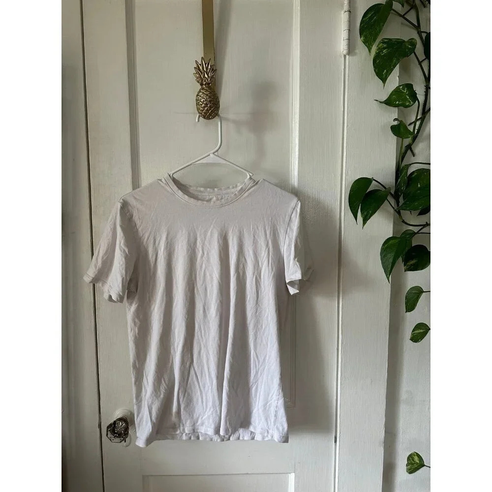 Apt 9 Premier Flex Women’s size small White t-shirt